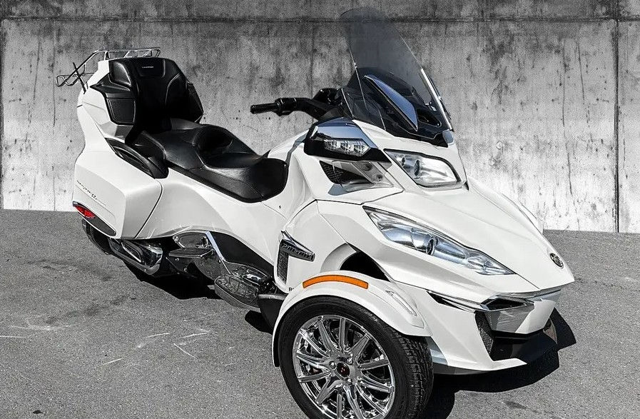 Thumbnail: 2017 Can-Am Spyder RT Limited