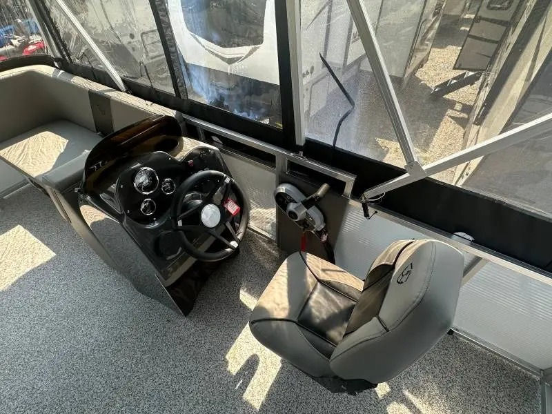 Thumbnail: 2023 Armada Topfish