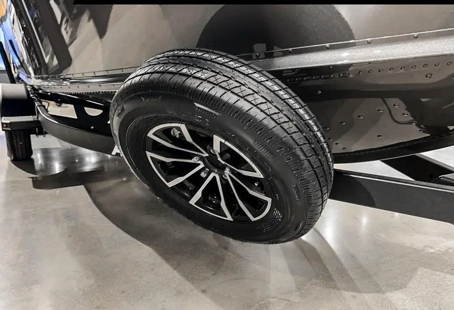 Thumbnail: 2025 Alumacraft Competitor 185X SP FSX