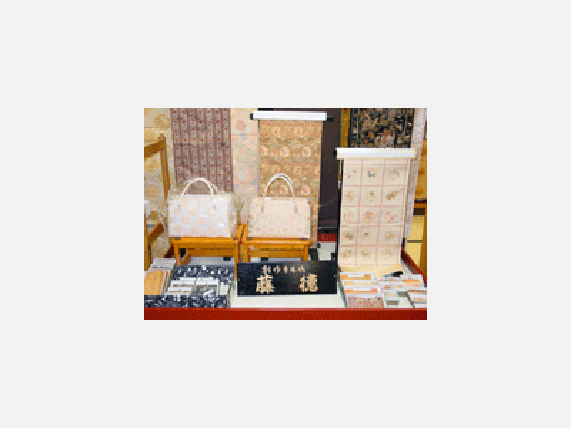 創作きもの藤徳の店内商品、帯、バック、小物