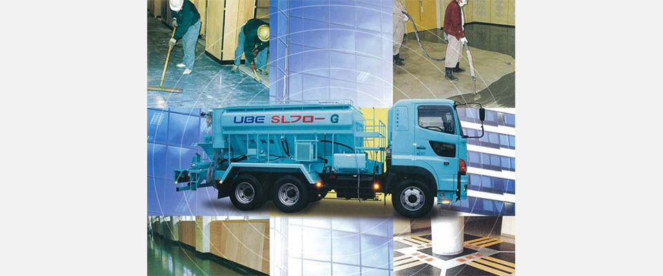 吸引車による建築現場清掃作業