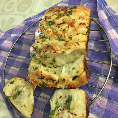 Spicy Cheesy Garlic Herb Loaf