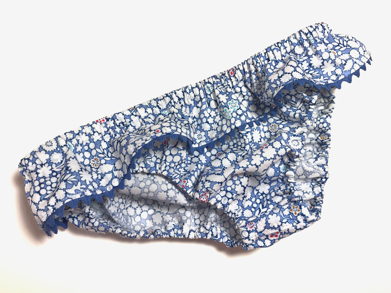 Bikini frou-frou
