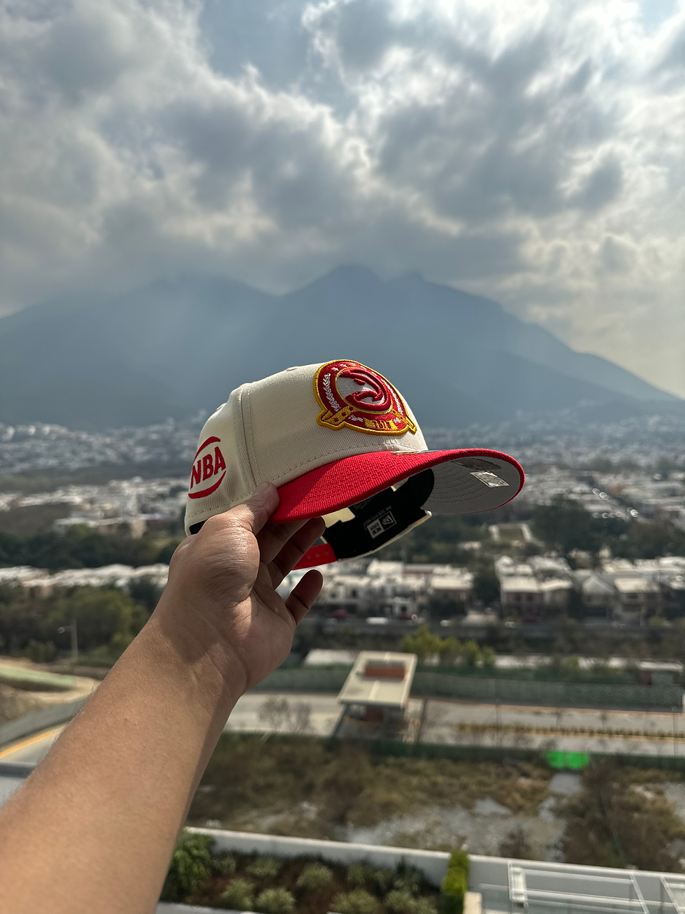 Miniatura: Blanca con roja, Hawks parche NBA