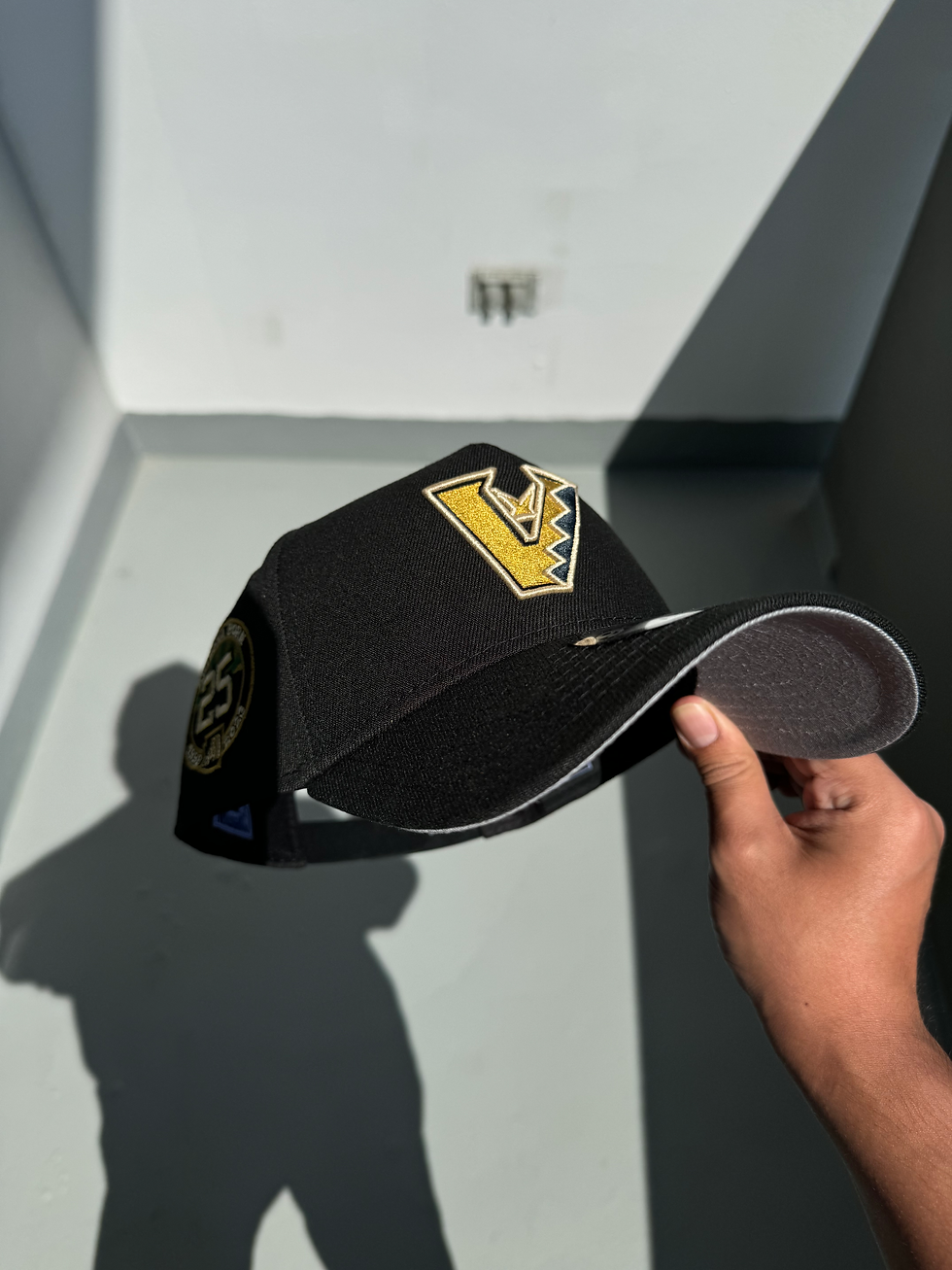 Miniatura: Negra con logo dorado al revés, Dbacks 25th anniversary
