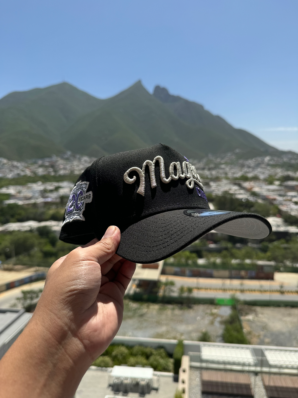 Miniatura: Negra con letras blancas Birmingham Barons 20 years patch