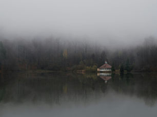 Airbnb Photography in Kelowna: How Professional Photos Increase Nightly Rates and Bookings in the Okanagan