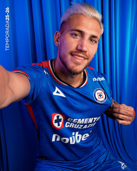 ¡OFICIAL! CRUZ AZUL PRESENTÓ SU NUEVO JERSEY PARA EL APERTURA 2025