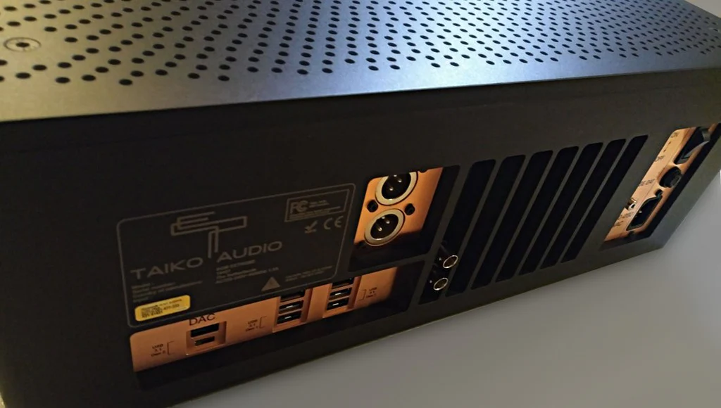 TAIKO Extreme server rear black