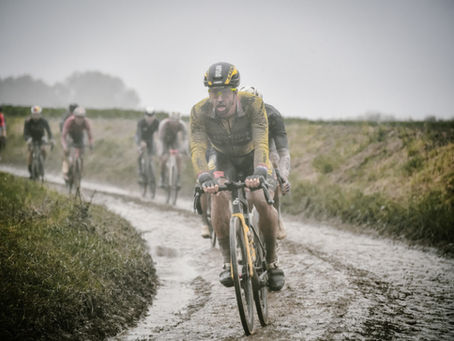 Combien gagne le vainqueur de Paris-Roubaix et où séjourne-t-il à Paris ?
