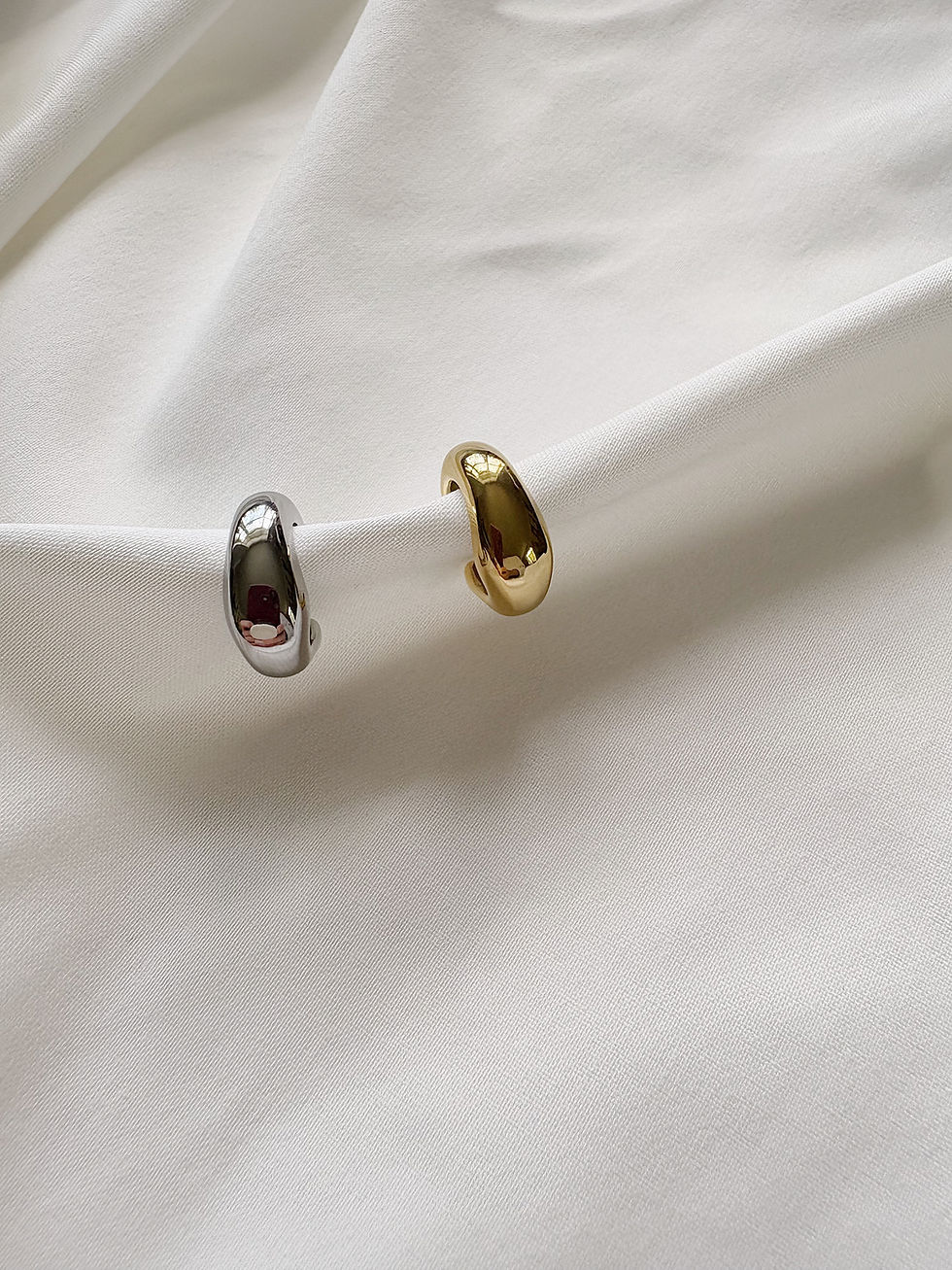 Thumbnail: Mara Cuff