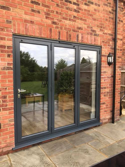 37590459_1866930836946649_88279808350984