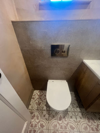 Modern toilet and wall design