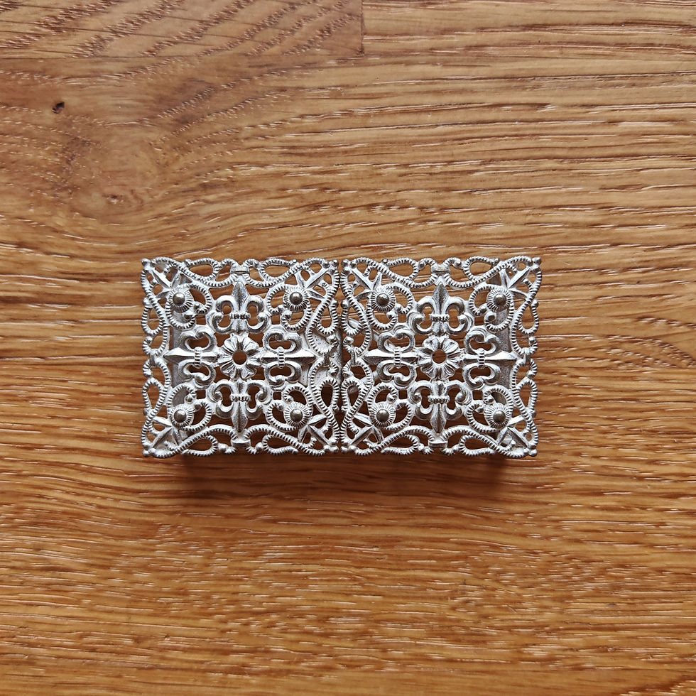 Miniaturbild: Schürzenschließe silber/weißgold