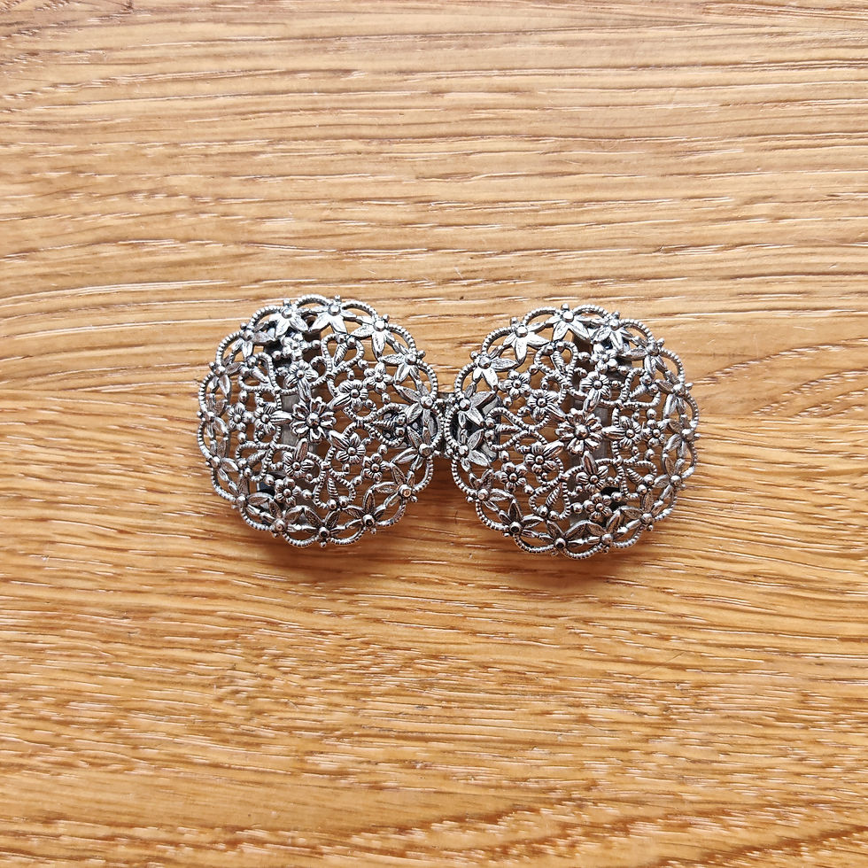 Miniaturbild: Schürzenschließe klein altsilber / silber