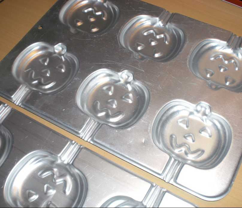 Thumbnail: Vintage Set of 2 Aluminum Pumpkin Sucker Tins