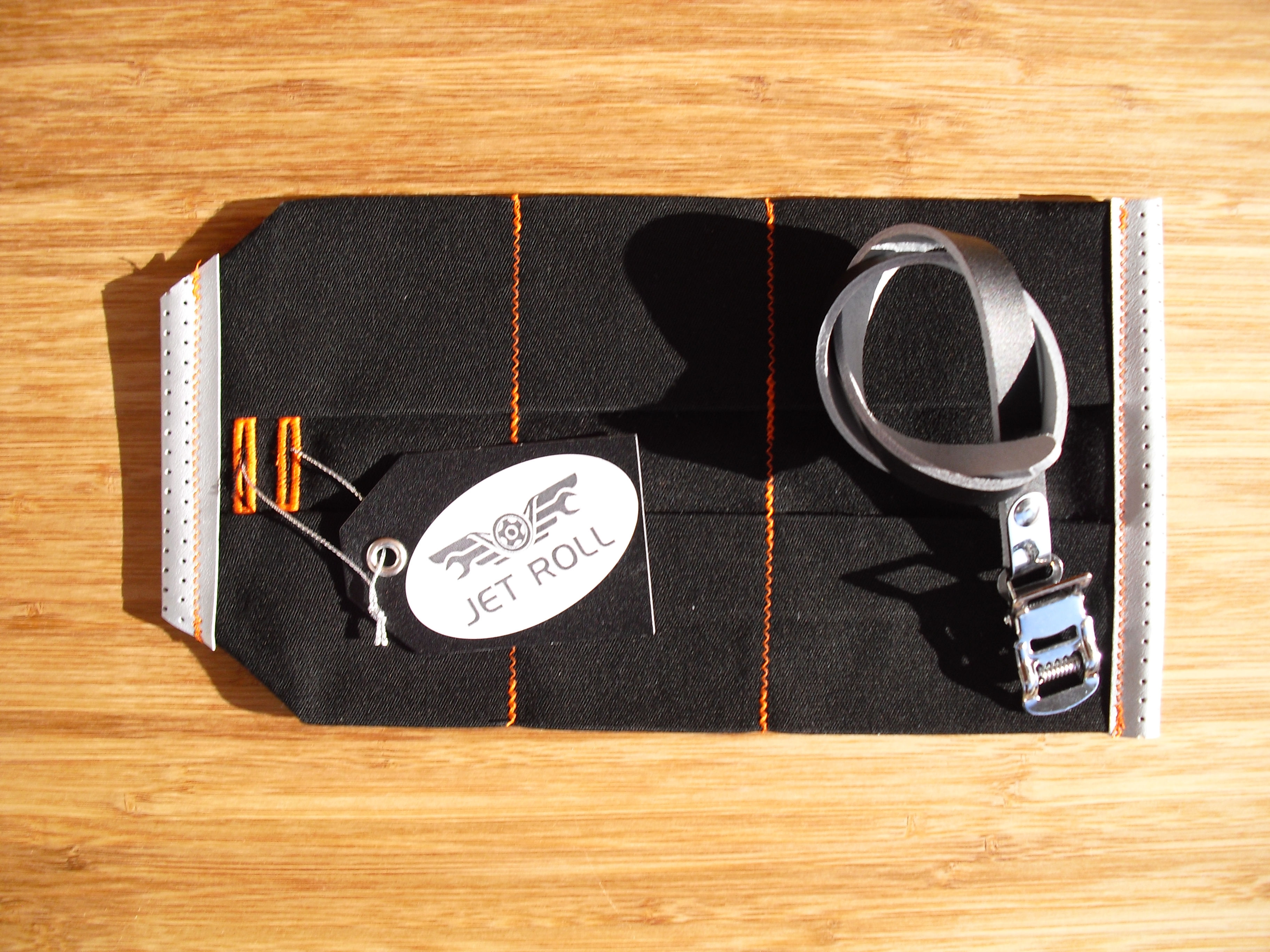 JET ROLL ( BLACK / SILVER / ORANGE )