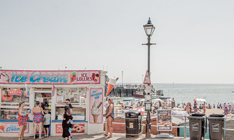 Softeisstand auf einem Strand