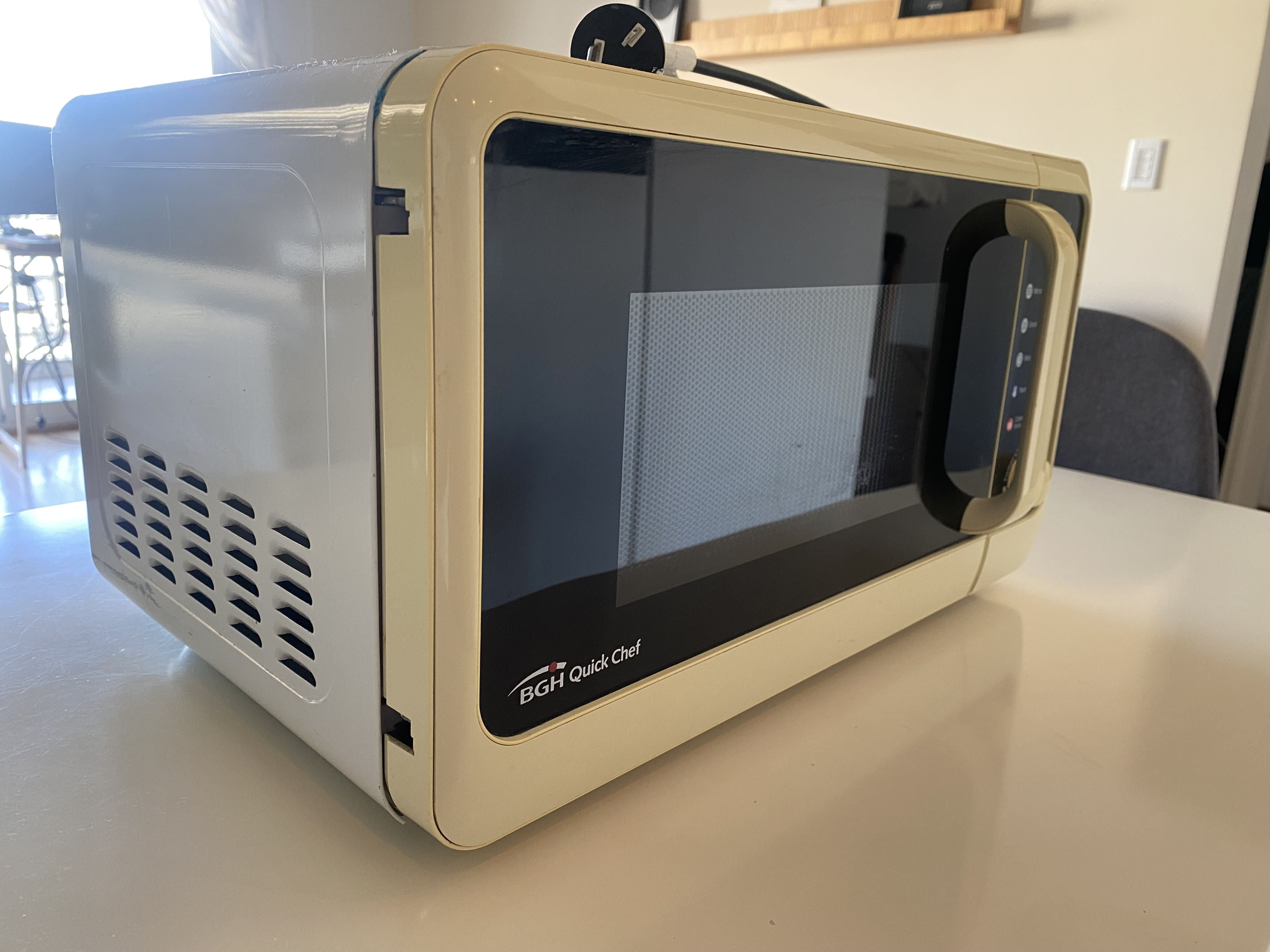Microondas BGH Quick Chef 120D20