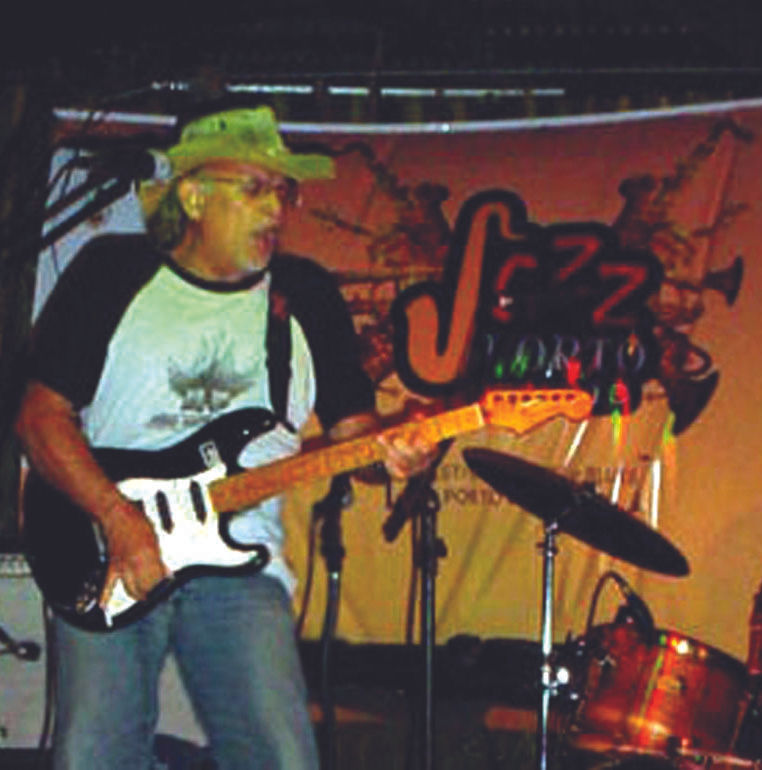 ALEXANDRE SANTIAGO