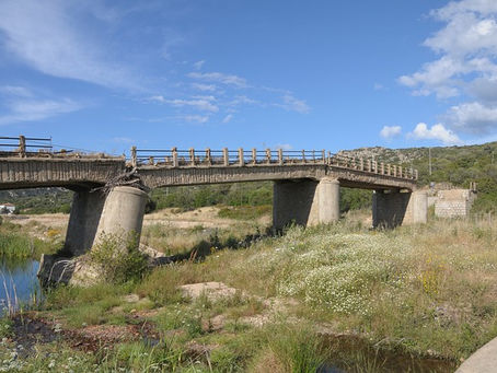 When Bridges Collapse