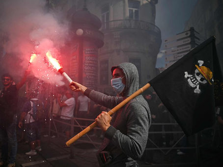 Entre o mar e a política: o que faz a bandeira de One Piece estar em todo protesto?