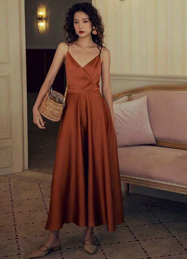 תמונה ממוזערת: Satin Party Dress