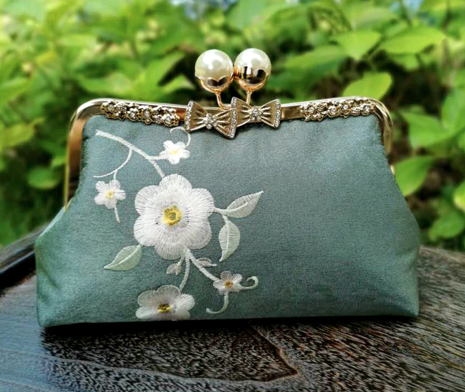 Thumbnail: green embroidery flowers