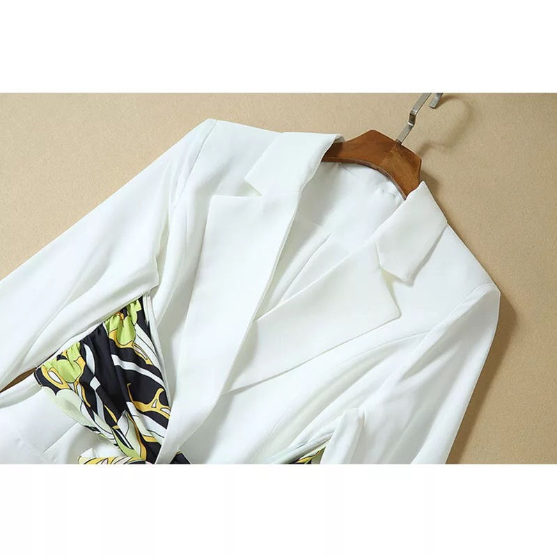 الصورة المصغرة: Designer Runway Suit Set Women's
