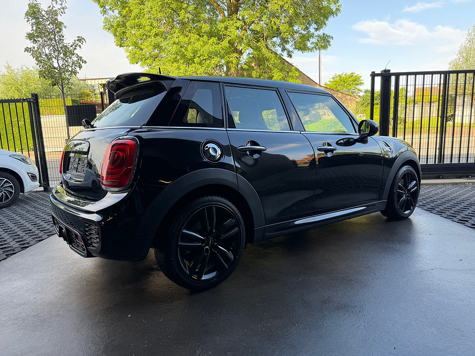 Thumbnail: Mini Cooper S JCW Pack