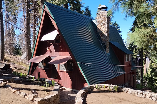 1-Front of cabin.jpg
