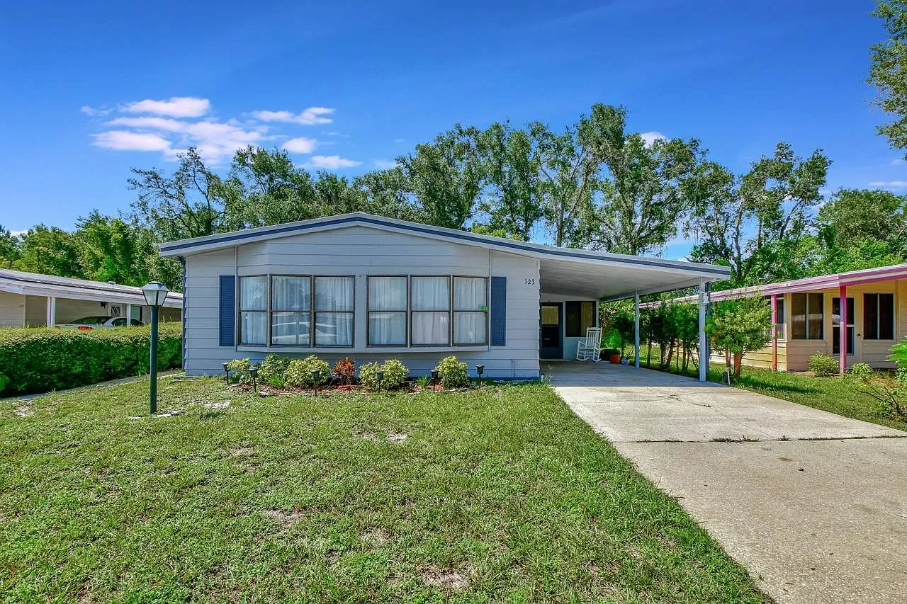 Homes Available Lakehelenvilla