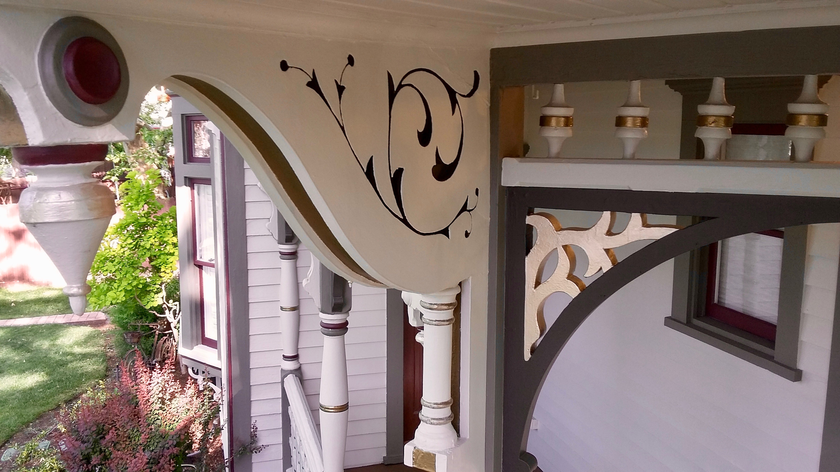 Champagne Accents