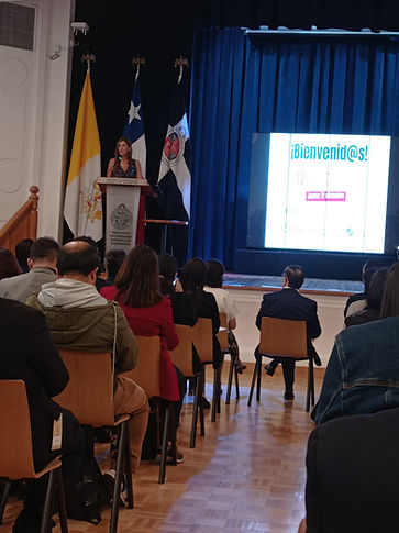 Inauguración del evento con palabras de la presidenta ACHIPEC, Andrea Obaid.