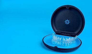 img-cuidados-com-invisalign-ptzto3r6me4gkq3mod2lm5tvw2udnjxclda7pxzle0.jpg