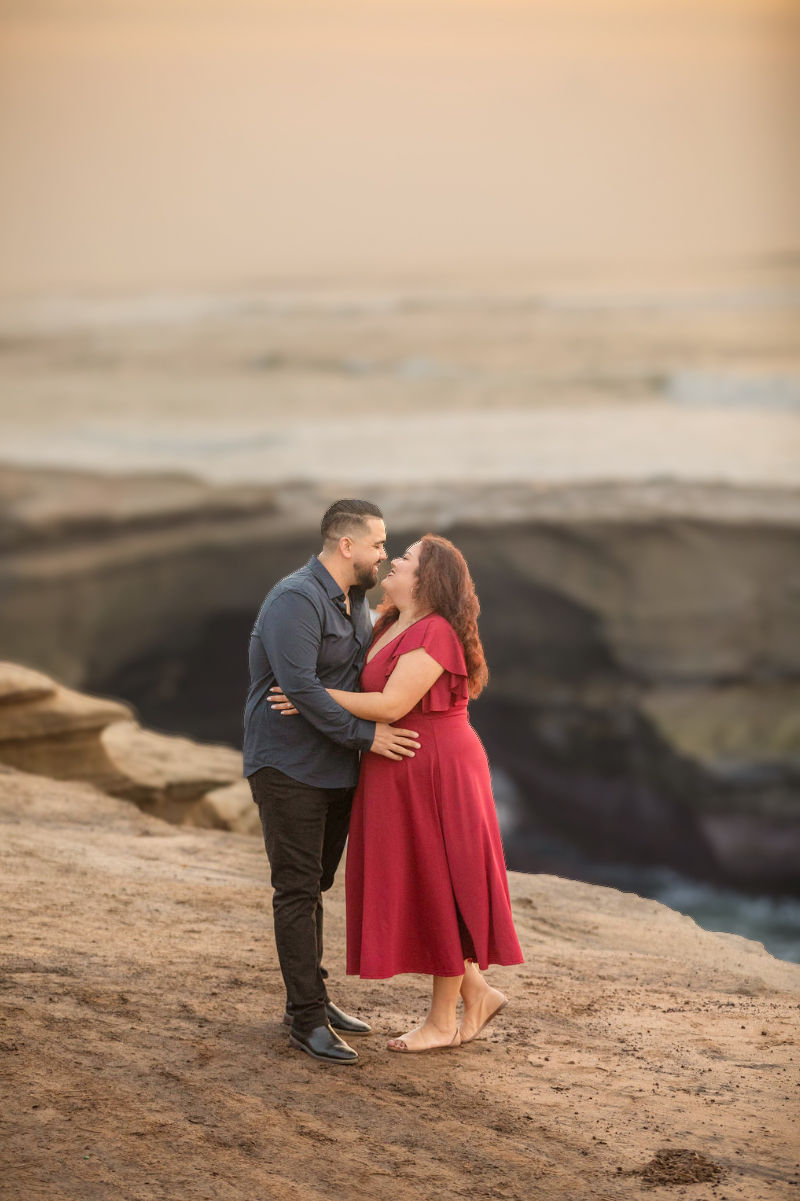 sunset cliffs san diego engagement photography by Tom Keene LAdigitalPhoto