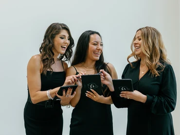 Kiss and Say I Do Wedding Planner
