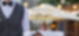 La photo d'un serveur illustrant notre équipe sur-mesure pour l'organisation et la gestion de votre événement à Marseille.