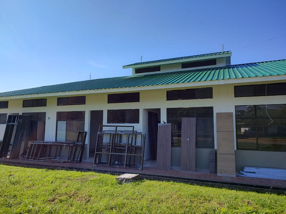 Obra civil de adecuación de barracas y viviendas fiscales.