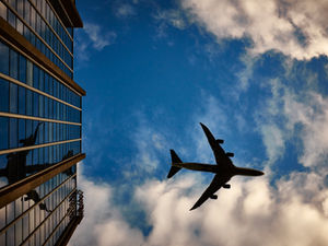 Турбулентность вокруг Azur Air: претензии Росавиации совпали с переговорами о продаже перевозчика