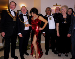 Shirley Bassey Tribute