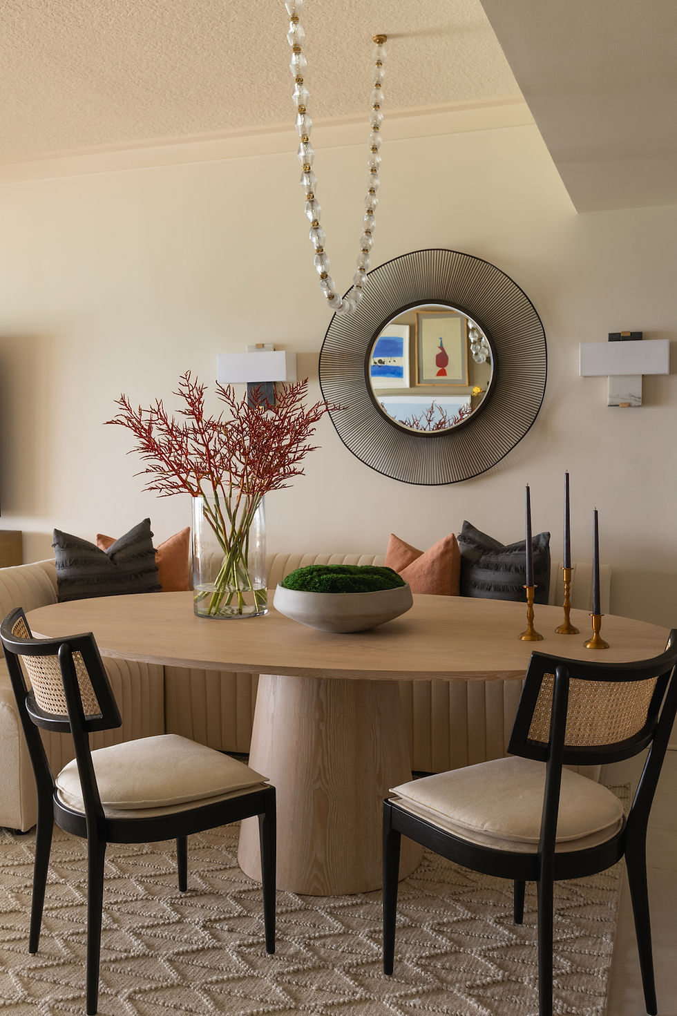 Neutral beach condo dining space