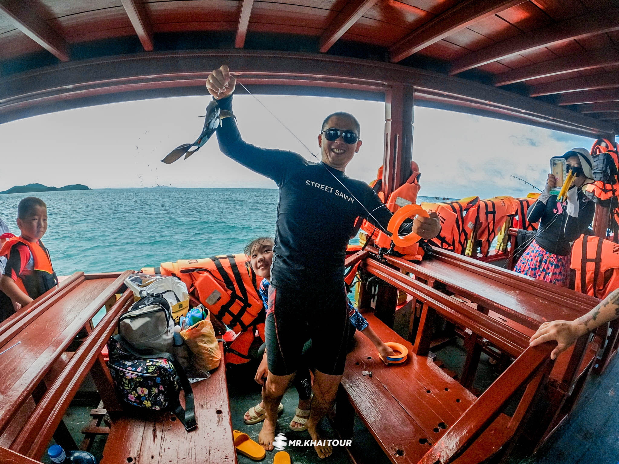 Snorkelling & Fishing ( Wai -Klum- Laoya )