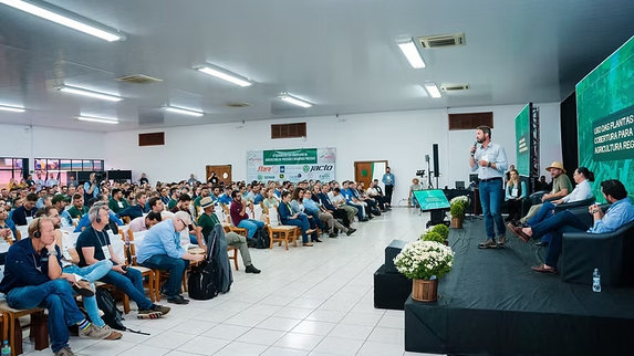 APSUL América propõe caminhos para enfrentar desafios climáticos e econômicos na agricultura