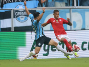 Na Arena, Grêmio vence o Inter por 3 a 0 no primeiro jogo das finais do Gauchão