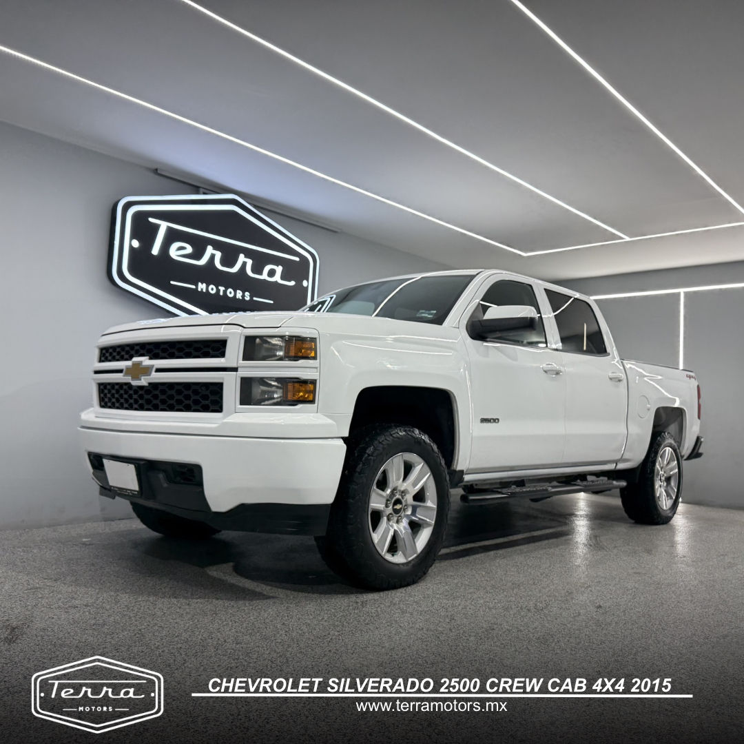 CHEVROLET SILVERADO 2500 CREW CAB 4X4 2015 #1