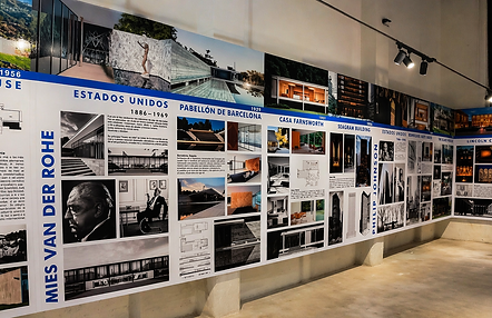 Pabellón de Barcelona exhibit section.png