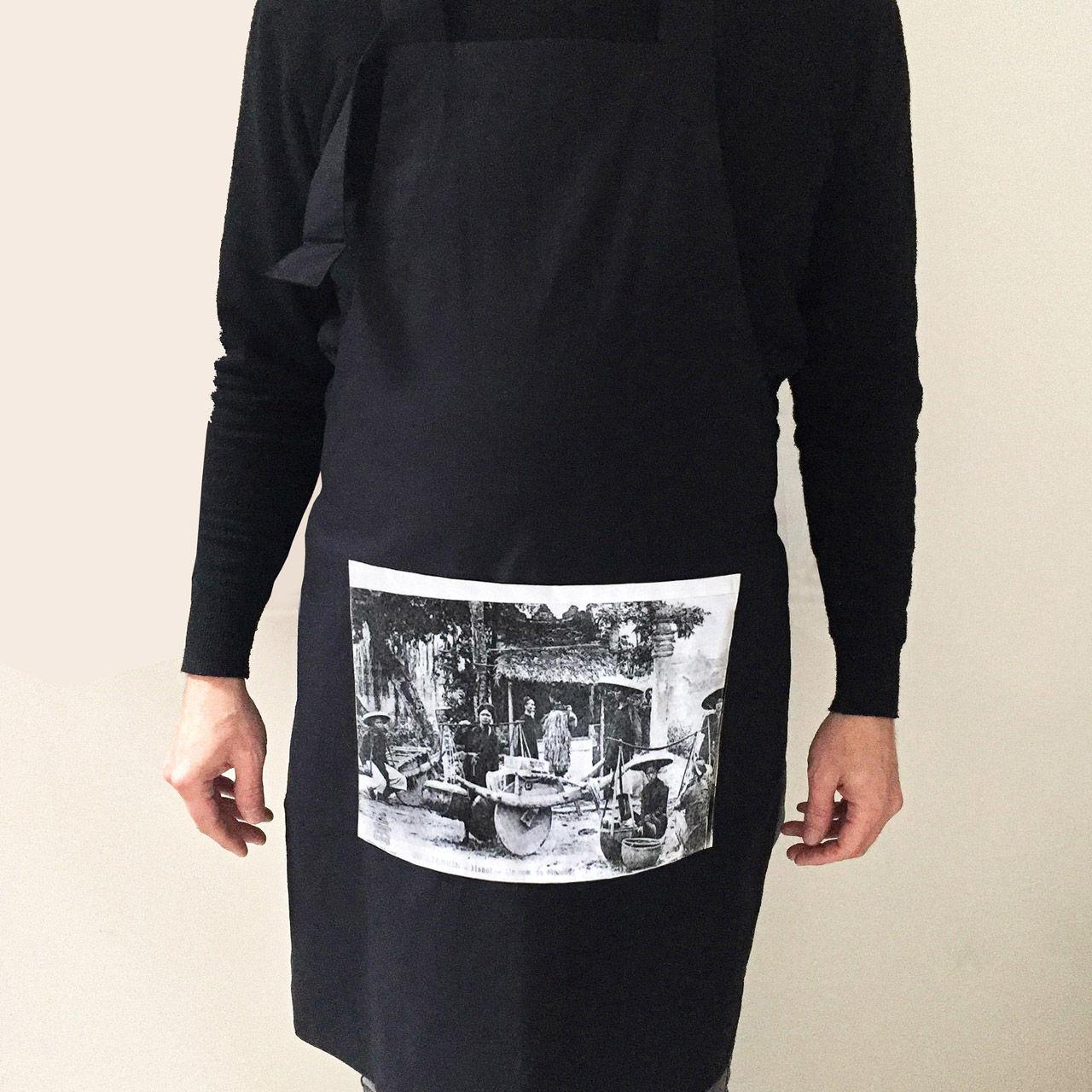 Tablier noir en coton - Marché de Hanoi - Very Ngon - 80 cm x 60 cm