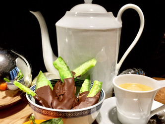 Languettes de pamplemousse confites au chocolat vietnamien
