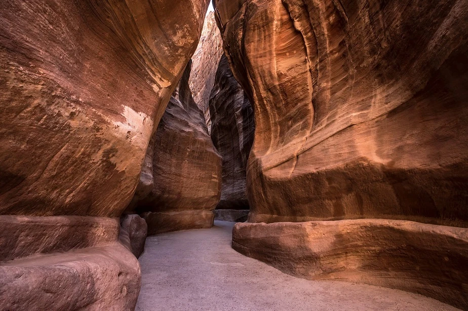 nature photography visiting of petra by wix photographer tomasz solinski